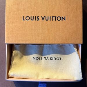 Louis Vuitton wallet box with dust bag-see pics!